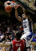 傑拉德·亨德森扣籃圖片