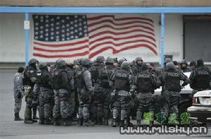 SWAT[特殊武器與戰術的英文縮寫]