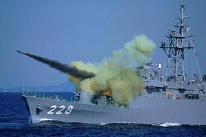 日本“石狩”級飛彈護衛艦