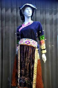 布依族服飾 布依族服飾