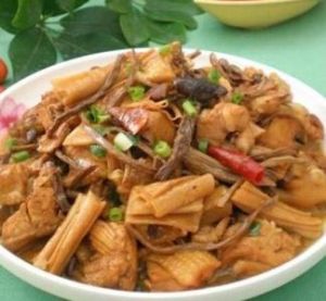 茶樹菇燉三黃雞 茶樹菇燉三黃雞