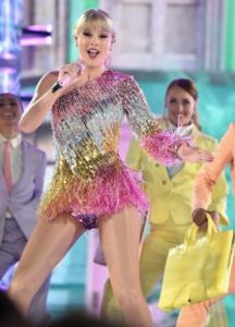 公告牌音樂獎霉霉首唱新單 德雷克A妹獲最佳歌手