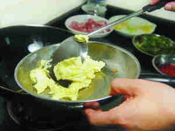 雞蛋薯仔炒牛柳