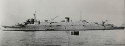 1935年停泊於吳港的“大鯨”號