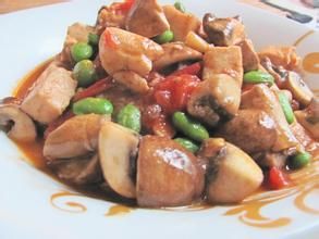 蘑菇雞丁 蘑菇雞丁