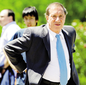 卡洛斯·薩爾瓦多·比拉爾多 卡洛斯·薩爾瓦多·比拉爾多