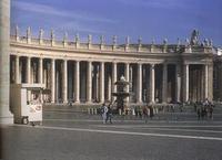 （圖）聖彼得大教堂前廣場及柱廊