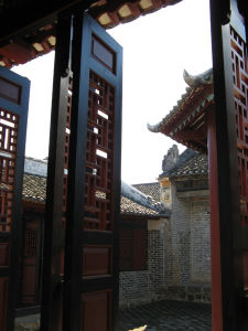 岑氏古建築群中的相房門