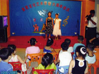 （圖）建校六周年學員節目表演