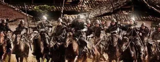 一國家兩次當上世界強國，現卻只是小國，還妄想奪走中國不少領土