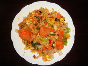 洋蔥臘腸咖喱飯