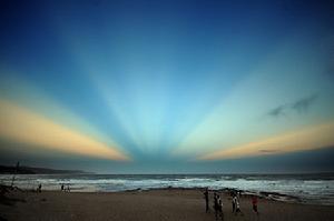 2. 出現於南非的反曙暮輝這是出現於南非某地區壯觀的反曙暮輝景觀。