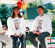 1994年，新婚不久的蓋茨夫婦參加慈善活動