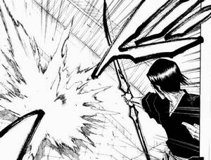 利用瞬步移動到敵人身後進行攻擊