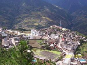 石登鄉石登村村委會所在地全貌