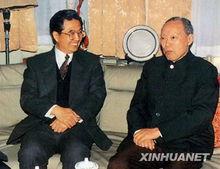 1994年10月，胡錦濤同志看望董寅初同志