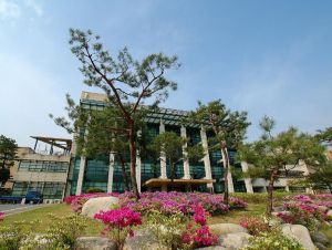 首爾產業大學