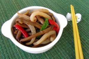 茶樹菇爆魷魚絲 茶樹菇爆魷魚絲