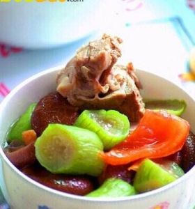 番茄絲瓜燴排骨 番茄絲瓜燴排骨