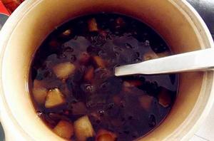 百合羅漢果銀耳湯 百合羅漢果銀耳湯