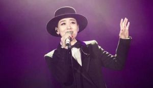 譚晶演唱《賽里木湖的月光》