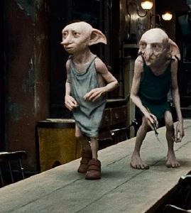 家養小精靈克利切（右）與多比（左）