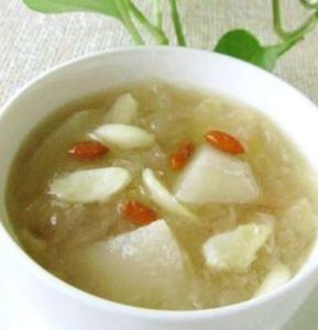 百合薏米秋梨湯 百合薏米秋梨湯