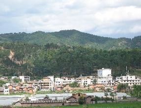 梁羅川村 梁羅川村