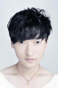 張健健[資深化妝造型師]