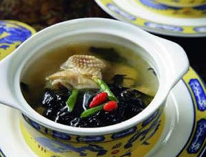 石耳燉雞 石耳燉雞