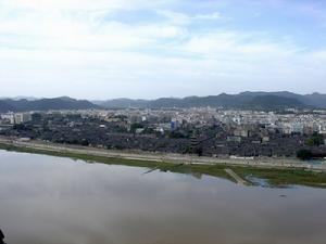 （圖）從錦屏山上遠眺閬中市全貌