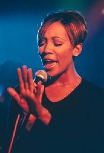 莫妮卡·阿諾德 莫妮卡·阿諾德