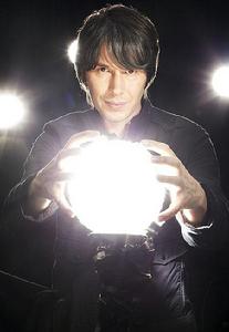 布萊恩&middot;考克斯[英國曼徹斯特大學高能物理學教授]