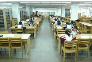 上海科技管理學校團書閱覽室