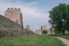 斯梅代雷沃城堡