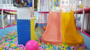 淘氣堡兒童遊樂室