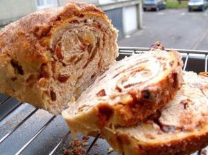 肉桂葡萄乾核桃吐司 肉桂葡萄乾核桃吐司