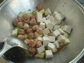 肉丸燉豆腐 肉丸燉豆腐