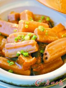 南乳牛腩燜蓮藕 南乳牛腩燜蓮藕