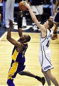 托馬斯·詹姆斯 托馬斯·詹姆斯