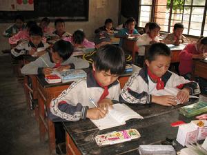 卡子密村文化教育-學生上課