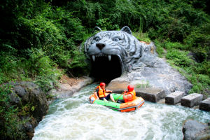燕子山景區漂流