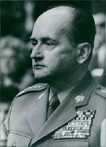 沃伊切赫·雅魯澤爾斯基 沃伊切赫·雅魯澤爾斯基