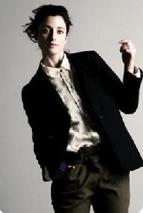 娜塔莎·奧基弗 娜塔莎·奧基弗