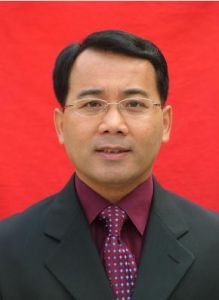 佛山市石門中學獅山校區校長溫偉平