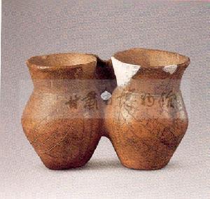 蠶紋二連陶罐 蠶紋二連陶罐