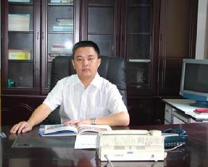 楊青鋒,中學高級師, 現任四川省劍閣中學校長,黨總支書記,全面主持學校工作。