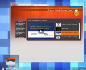 縮略圖預覽控制允許你在系統列上使用導航選單或者暫停一個視頻。如果你有過使用系統列控制Windows Media Player的經歷你應該可以想像到。我想Youtube和Facebook這樣的網站很快會實現這一功能。