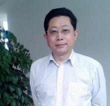 東莞粵華學校中學部校長 朱長政