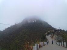 雲霧籠罩的天華山